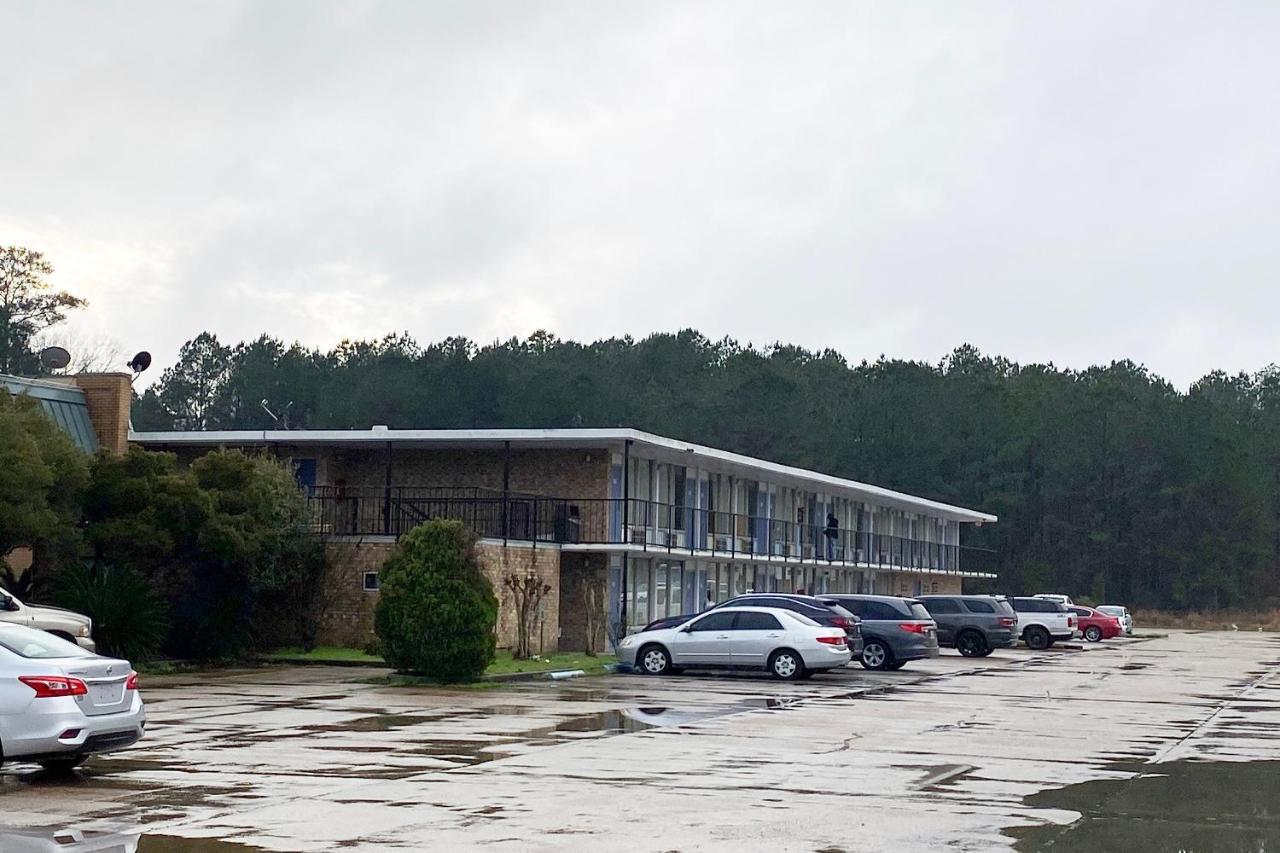 Landmark Hotel Leesville Buitenkant foto