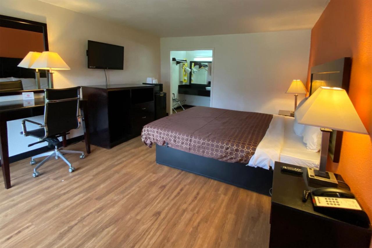 Landmark Hotel Leesville Buitenkant foto