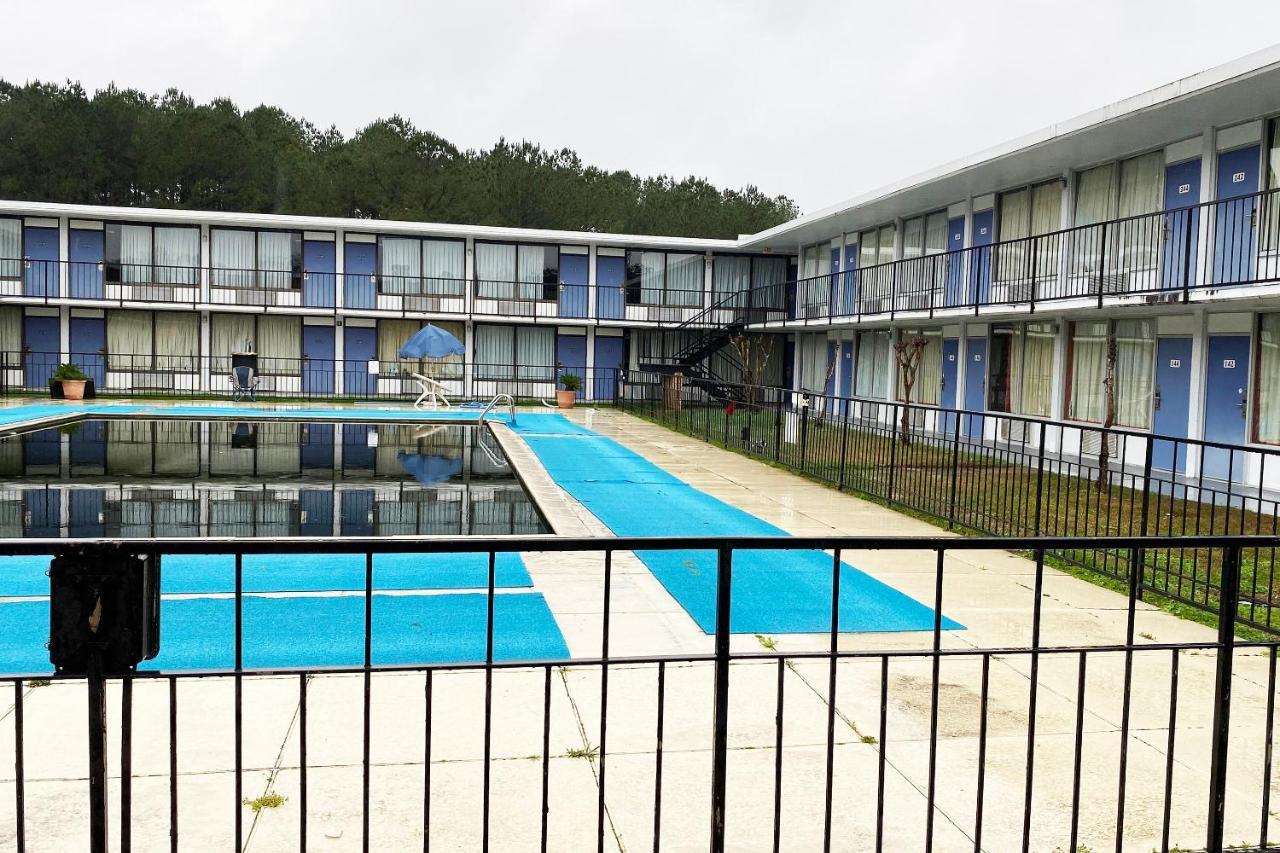 Landmark Hotel Leesville Buitenkant foto